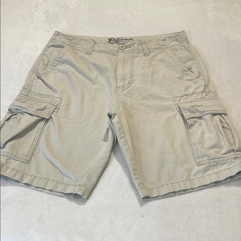 PLUGG SIZE 32 Men's Beige Cargo Shorts